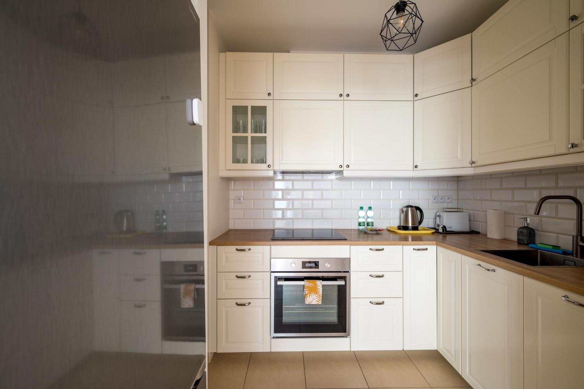 Metro Ksiecia Janusza Cosy Apartment Warschau