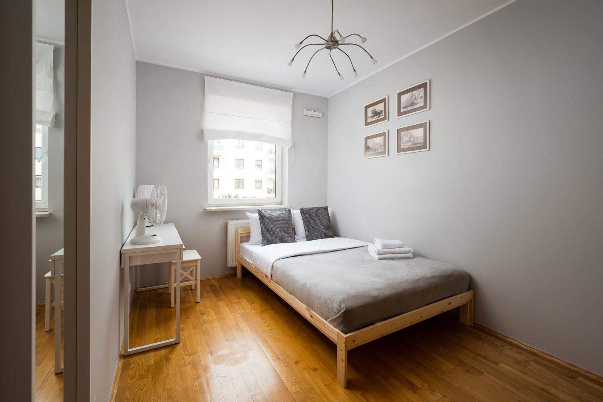 Metro Ksiecia Janusza Cosy Apartment Warschau